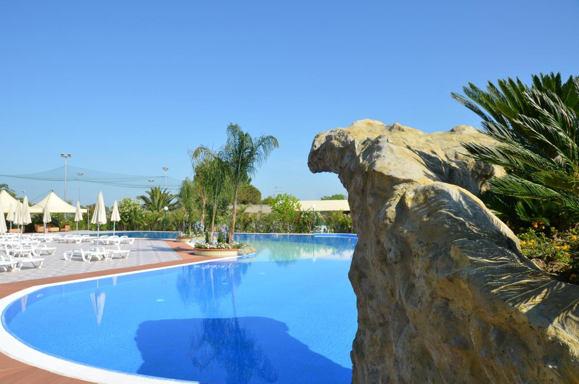 Alessidamo Club Metaponto Hotel Luaran gambar